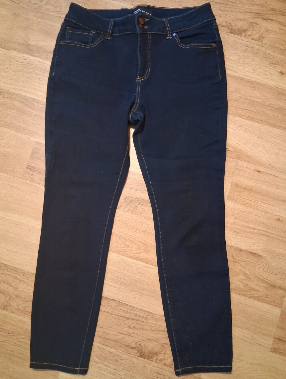 Classic Dark Blue Skinny Jeans with Stretch Miss Poured In Blue